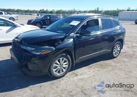 2025 Toyota Corolla Cross Le z USA, uszkodzony, nr VIN 7MUCAAAG6SV122069